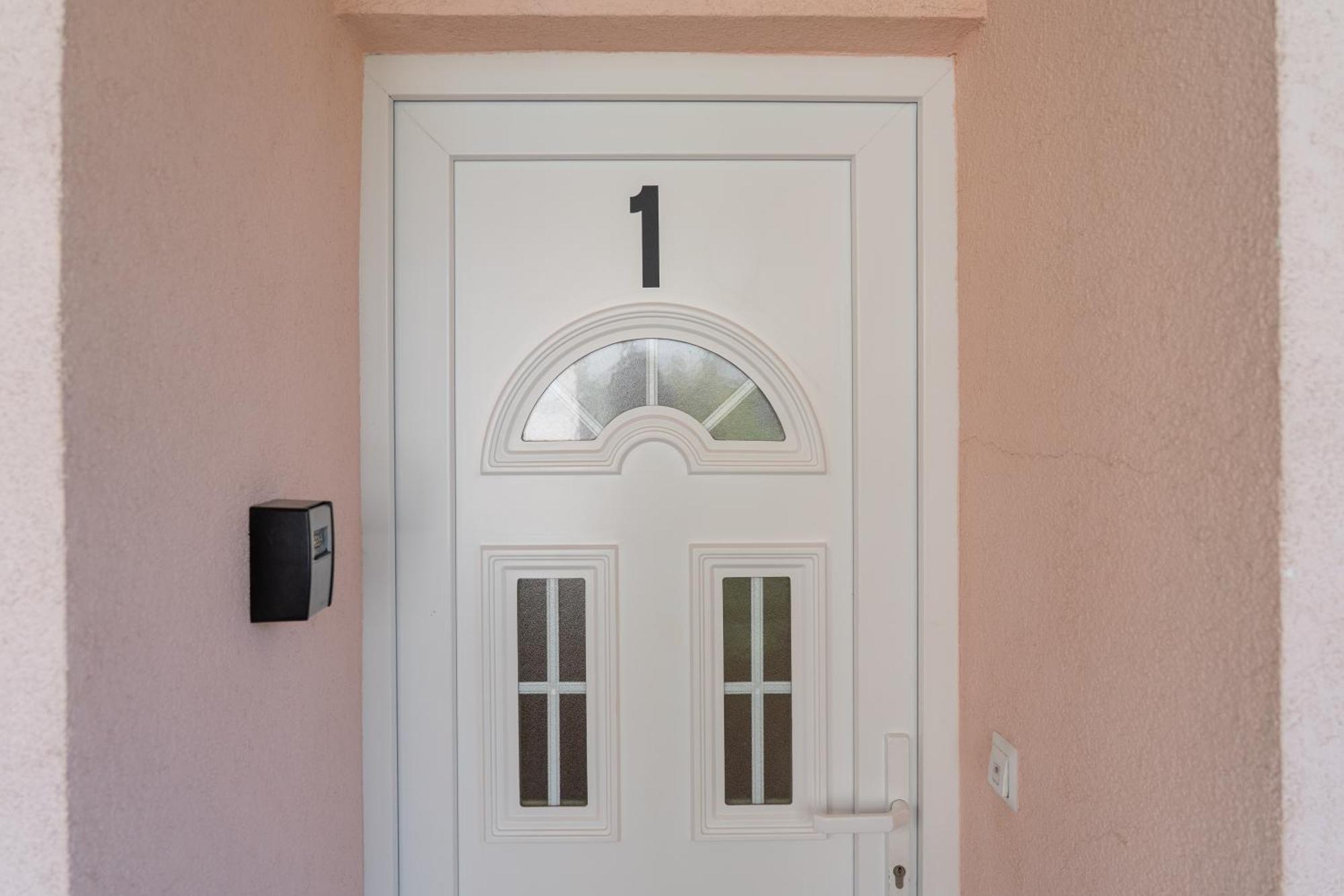 Santa Lucia With Whirlpool Appartement Split